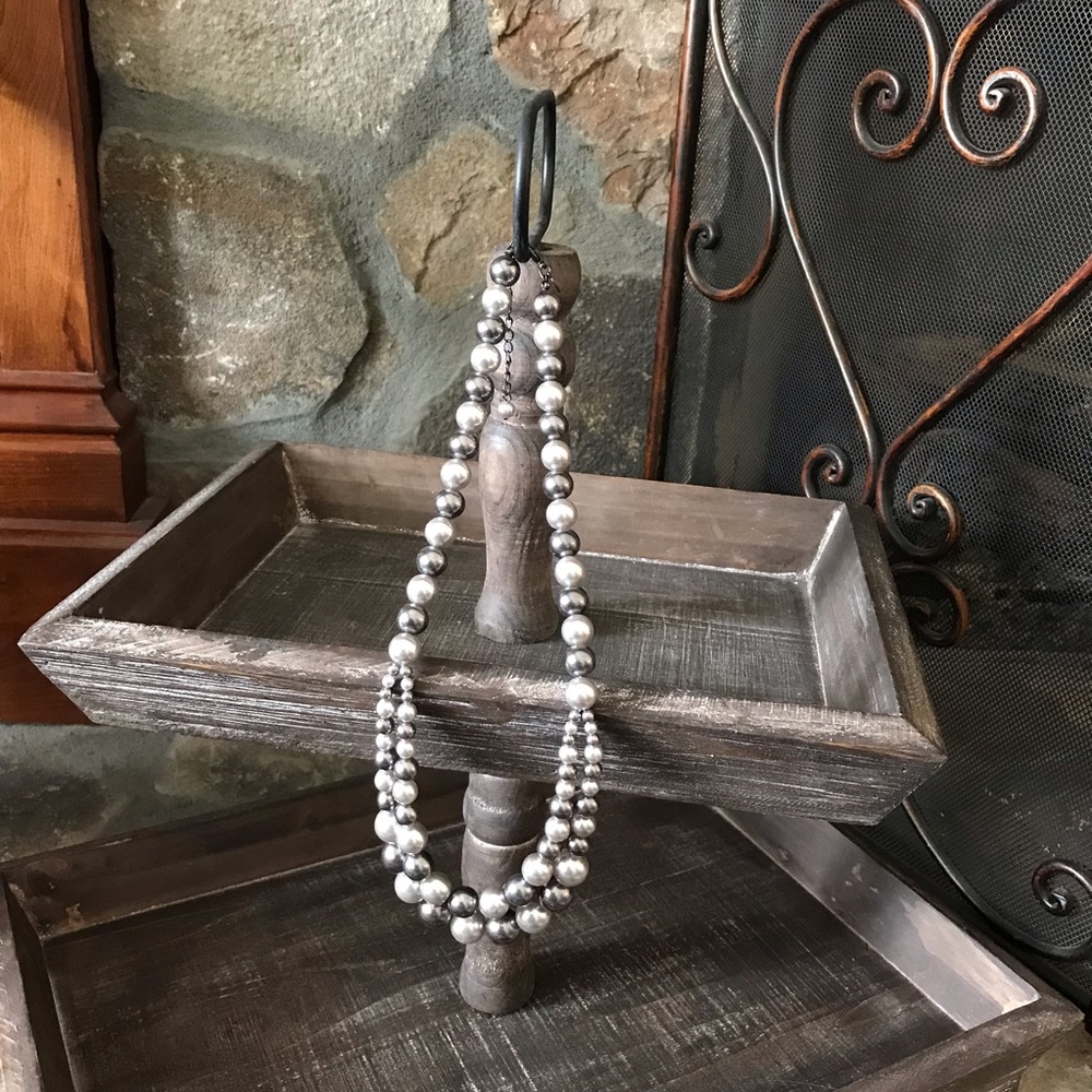 Metallic and Pearl necklace